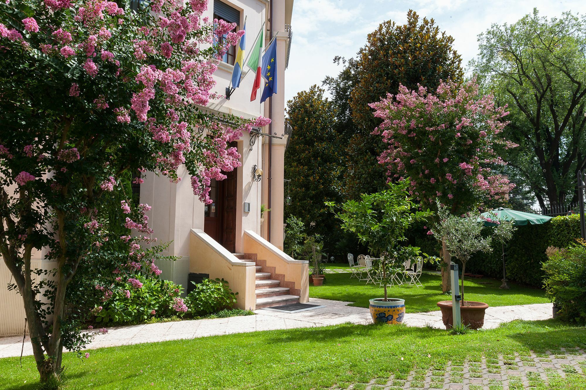 Mainard Apartahotel Verona